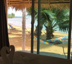 Бунгало рядом с пляжем в Sunrise Beach Resort