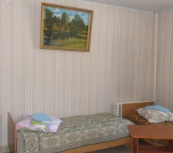 Кровать в общем номере в Кировская