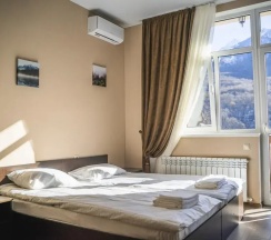 Двухместная студия с балконом и с видом на горы 2 отдельные кровати в Steford