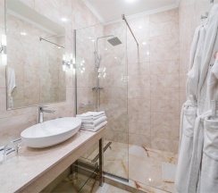 СТАНДАРТ ПЛЮС С ВИДОМ НА ГОРОД ВЫСОКИЙ ЭТАЖ в Grand Yan Hotel