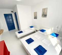 Трёхместный номер Standard в Арт-отельчик