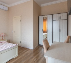 Комфортный улучшенный номер с двухспальной кроватью(King-size+) в Атмосфера