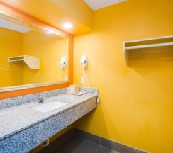 Двухместный номер Standard в Express Inn Gulf Bank