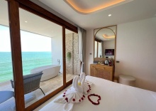 Одноместный номер Standard с балконом в Elite Atoll Khanom Luxury Coastal Escape