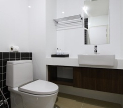 Двухместный номер Standard с балконом двуспальная кровать в Anna-Nava Pakkret Hotel