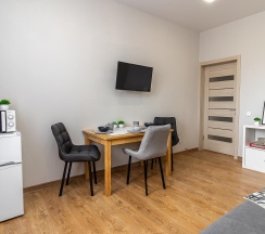Апартаменты улучшенные Октябрьская 181/2 в Gallery Apartments (Гэлари Апартментс)