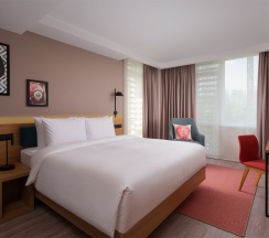 Двухкомнатный Семейный номер с кроватью King size и диваном в Hampton by Hilton Moscow Rogozhsky Val