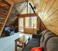 Коттедж с видом на реку в Брусника