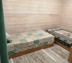 Шестиместный коттедж с 3 комнатами с красивым видом из окна в У Любы