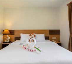 Двухместная вилла Superior с видом на море двуспальная кровать в Secret Cliff Resort Phuket