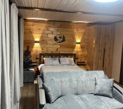 Двухкомнатный номер | лунный в Деревенька на роднике