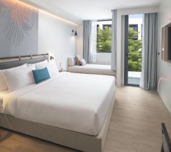 Четырёхместный номер RechargeX в JonoX Phuket Karon Hotel