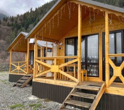 Двухместный коттедж двуспальная кровать в  Изумруд