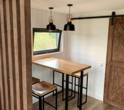 Уютный Tiny House с мансардным окном (Дом1). Заезд в 15.00, выезд до 12.00. в Sheluha house