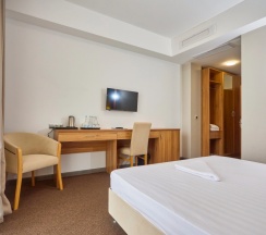 Двухместный номер Standard с балконом двуспальная кровать в Prehotel