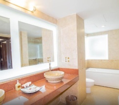Двухместный полулюкс (двуспальная кровать) в Diamond Bay Resort and Spa