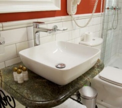 Полулюкс с одной двуспальной кроватью и креслом кроватью в Barin Residence Center