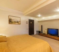 Двухместный люкс двуспальная кровать в Фонда