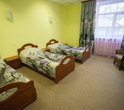 Стандарт с тремя односпальными кроватями в Алиса