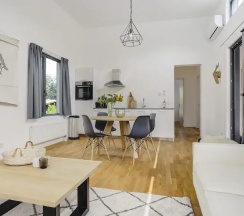 Коттедж в Modern House With Beautiful Terrace, Near Almelo
