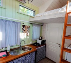 Изумрудный tiny house в Шведские дачи