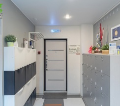 Комната в нежных тонах с двуспальной кроватью. в Star home