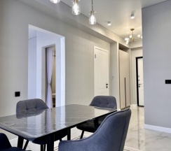 Двухкомнатная квартира с дизайнерским ремонтом в Как дома 05