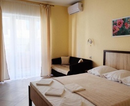 Номер комфорт с 1 двуспальной кроватью в Райc