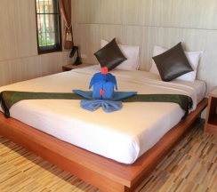 Двухместное бунгало рядом с пляжем двуспальная кровать в Kaibae Beach Resort