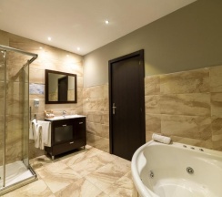 Двухместный номер Deluxe двуспальная кровать в Hotel Monasterio Granada - Adults Only