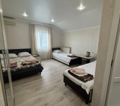 Четырёхместный номер Standard в Ruzanna inn