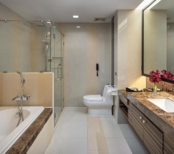 Номер Luxury Main Tower в The Berkeley Hotel Pratunam
