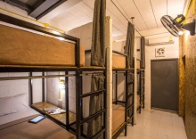 Кровать в общем номере в Koh Tao Loft Hostel