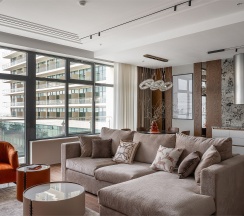 Трехкомнатный апартамент Luxury Dubai с двумя спальнями в Real Apartments Sochi