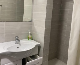 Комната стандарт с 1 односпальной и 1 двуспальной кроватью в Air Azov