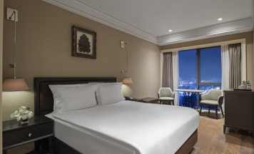 Двухместный номер Executive с видом на море двуспальная кровать в Windsor Hotel & Convention Centre Istanbul