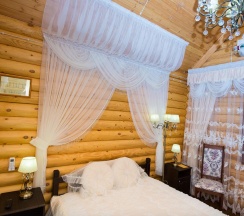 Номер люкс свадебный с 1 двуспальной кроватью в Кирьянов