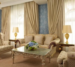 Номер люкс в Radisson Collection Hotel Moscow