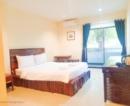 Двухместный номер Superior с балконом двуспальная кровать в Deeden Pattaya Resort