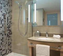 Номер стандарт с 2 односпальными кроватями в Hampton by Hilton Moscow Strogino