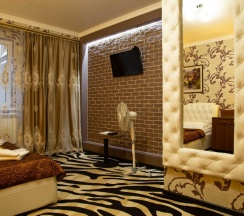 Номер люкс в Home Hotel