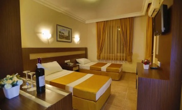 Двухместный номер Standard c 1 комнатой двуспальная кровать в Enki Hotel