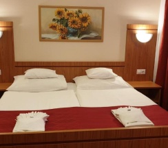 Трёхместный номер Standard в Diana Club Hotel