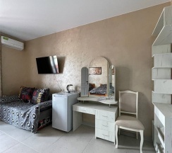 Трехместный номер Комфорт с балконом в Гостевой дом