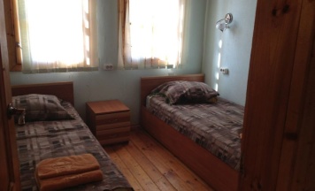 Двухместный коттедж с красивым видом из окна двуспальная кровать в Поплавок на Ахтубе