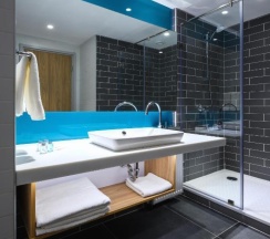 Двухместный номер Superior двуспальная кровать в Holiday Inn Express Almaty