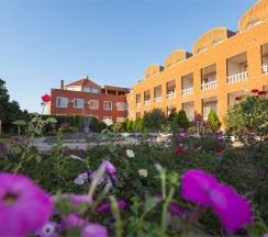 Двухместный семейный люкс двуспальная кровать в Рахат