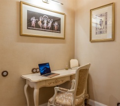 [12] Изысканные апартаменты у Дворцовой площади с кондиционером | ул. Б.Морская, 34 в Darooms