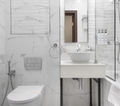 Стандарт с видом на город в V Hotel&Rooftop lounge