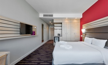 Номер Classic Superior, с видом на море - c двуспальной кроватью в Mercure Sochi Centre